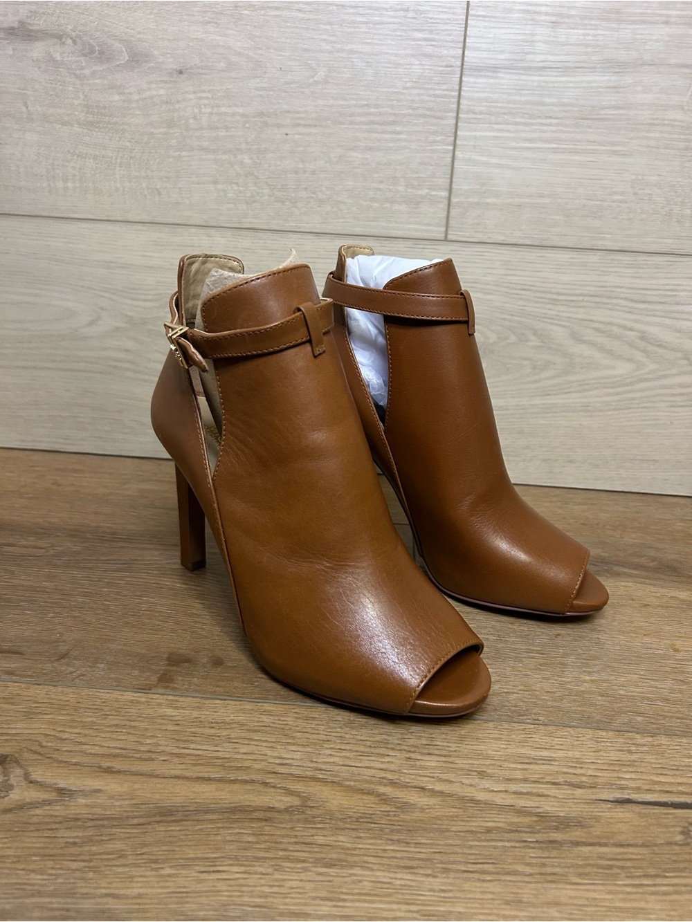 Michael Kors Lawson Luggage Open Toe 6.5